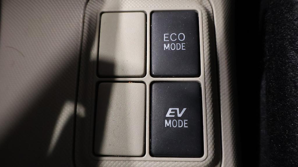 2012 Toyota Aqua Hybrid S Model, Push Start, Reverse Camera image 356173