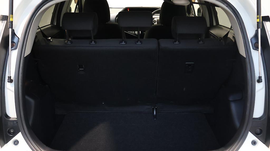 2015 Toyota Aqua S Model, Push Start, Reverse Camera image 354765