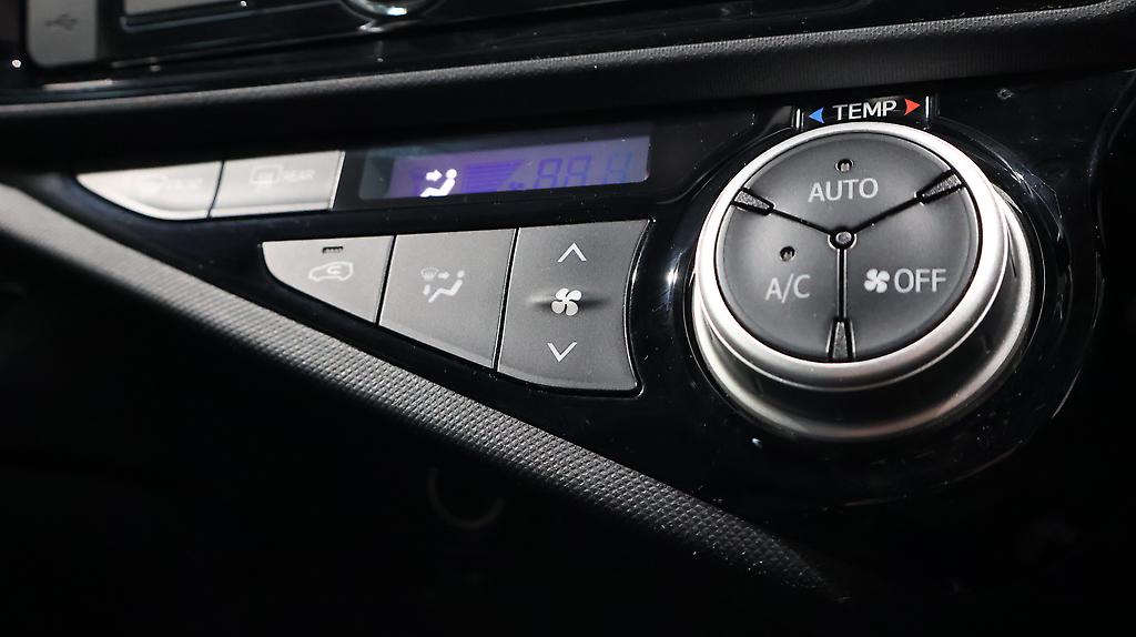 2015 Toyota Aqua S Model, Push Start image 353532