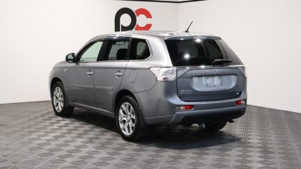 2013 Mitsubishi Outlander PHEV G Navi-Package 4WD image 355298