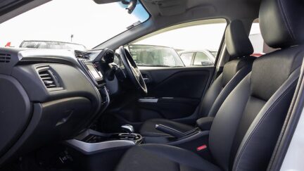 2016 Honda Grace Hybrid EX Push start image 357769