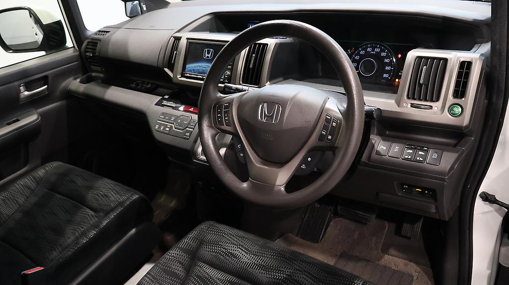 2012 Honda Step Wagon G Inter Navi E Selection image 361423