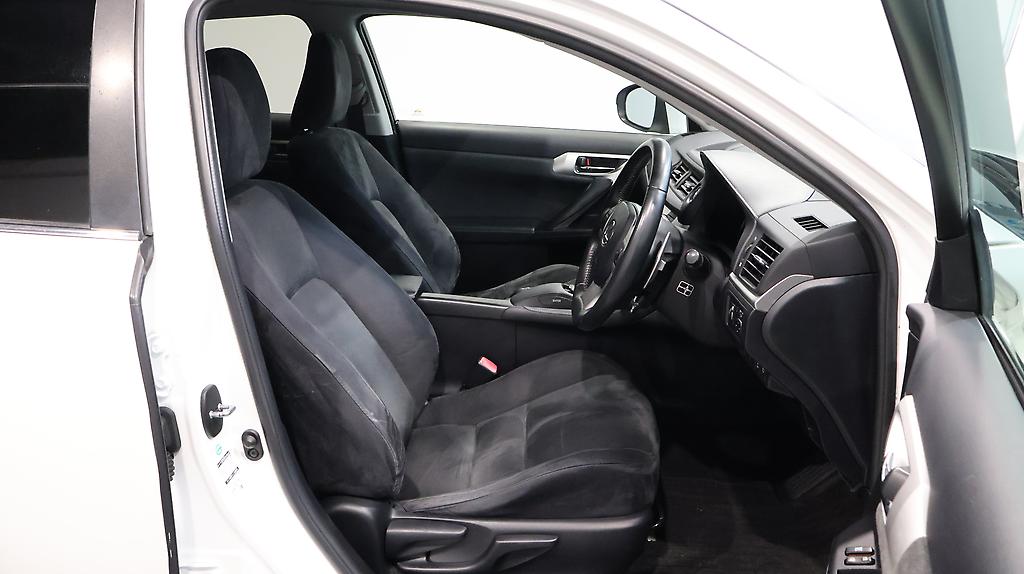 2012 Lexus CT 200h Version C image 361929