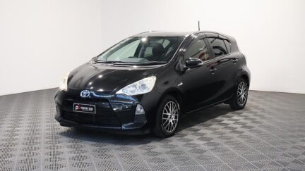2013 Toyota Aqua G Model, Push Start, Reverse Camera image 359677