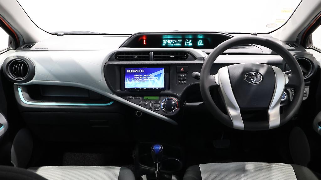 2013 Toyota Aqua Reverse Camera / Push Start / Alloys image 358363