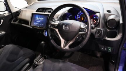 2012 Honda Fit Hybrid XH Selection image 361211