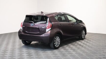 2015 Toyota Aqua S MODEL + PUSH BUTTON START + REVERSING CAMERA image 361833