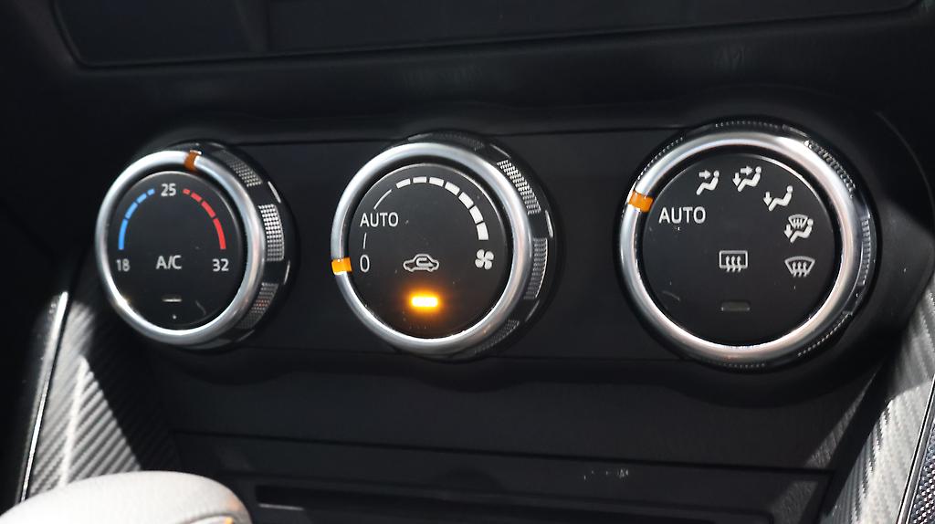 2015 Mazda Demio 13S + Push Start + Reverse Camera image 359786