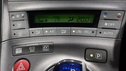 2014 Toyota Prius REVERSE CAMERA + STEERING WHEEL CONTROLS image 359894