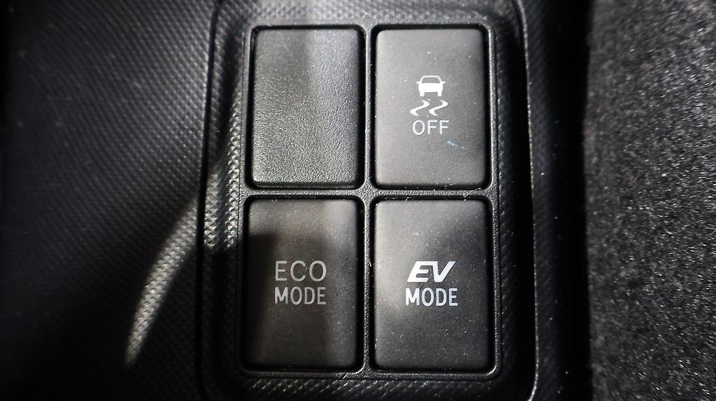 2015 Toyota Aqua S MODEL + PUSH START + REV CAMERA image 361323