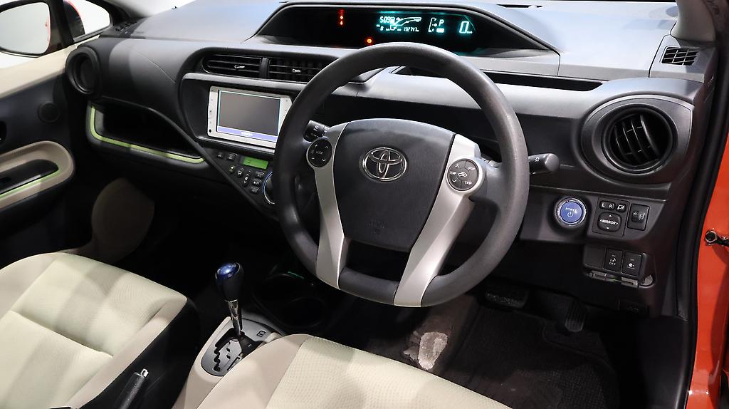 2013 Toyota Aqua S MODEL + PUSH START + REVERSE CAMERA image 359450