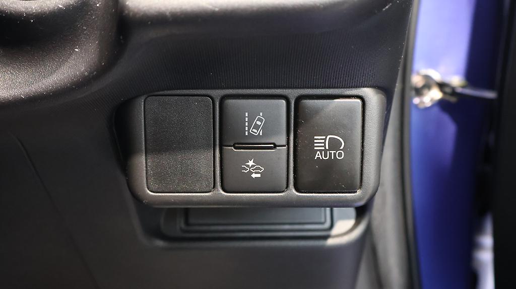 2016 Toyota Aqua G Model, Push Start, Reverse Camera image 360420