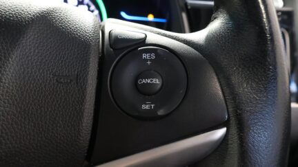 2015 Honda Shuttle Hybrid X image 358859