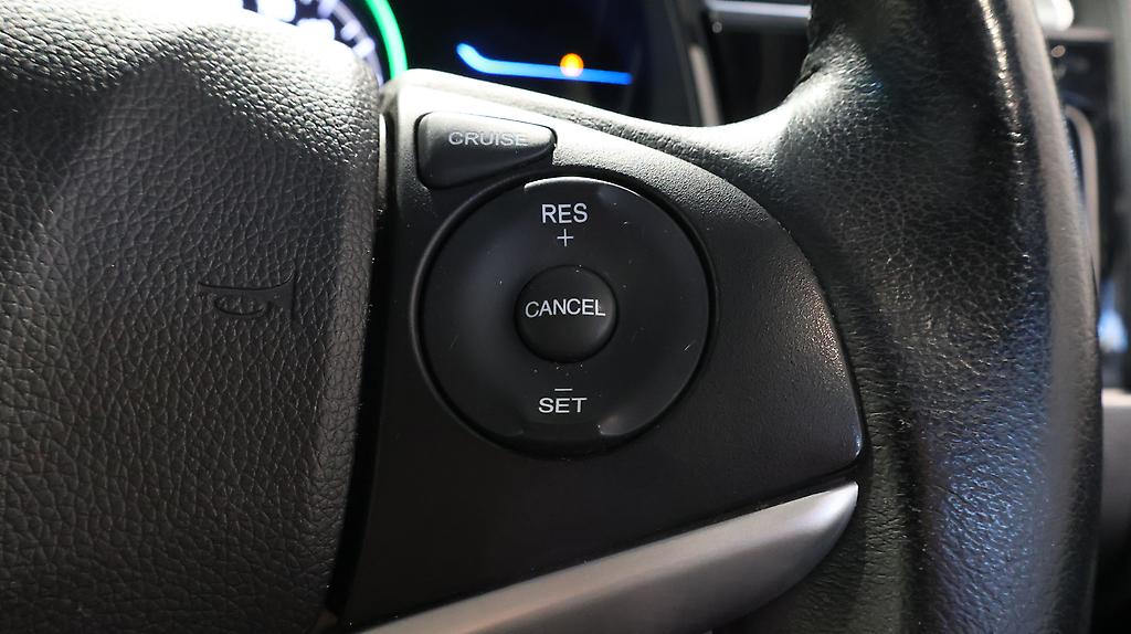 2015 Honda Shuttle Hybrid X image 358859