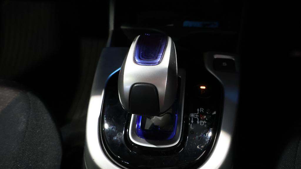 2014 Honda Fit Hybrid F-Package image 358520