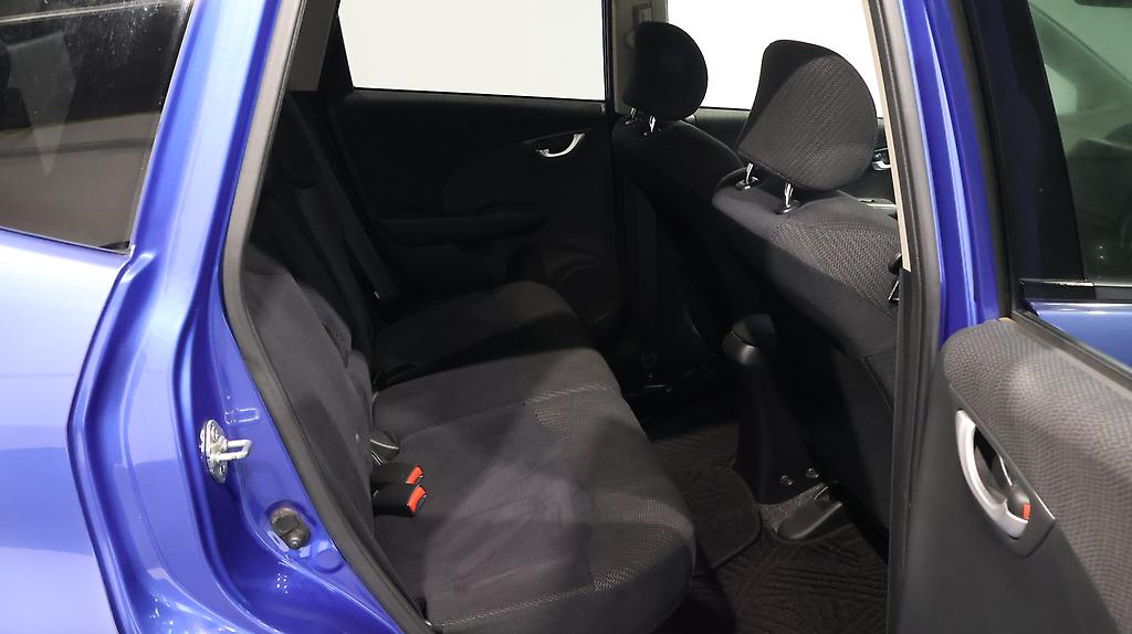 2012 Honda Fit Hybrid XH Selection image 361208