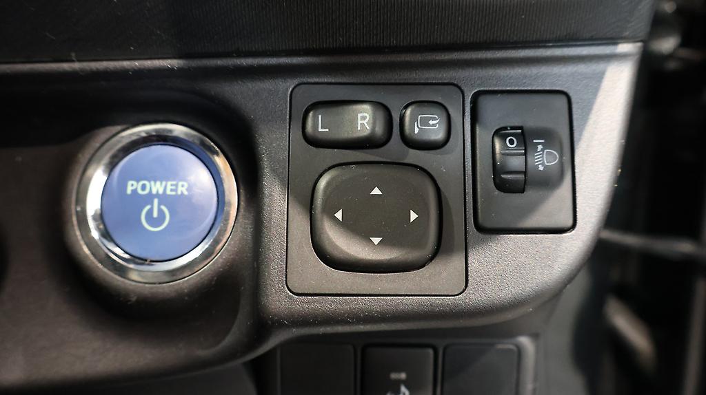 2015 Toyota Aqua S MODEL + PUSH START + REV CAMERA image 361324