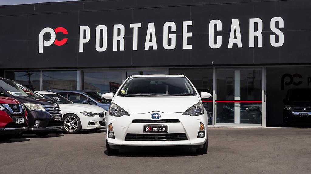 2012 Toyota Aqua F spec, Push start, Heated seats image 358160