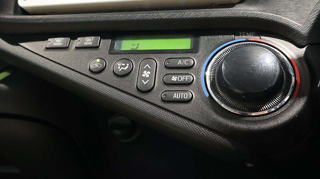 2012 Toyota Aqua S MODEL + PUSH BUTTON START + REVERSING CAMERA image 361911