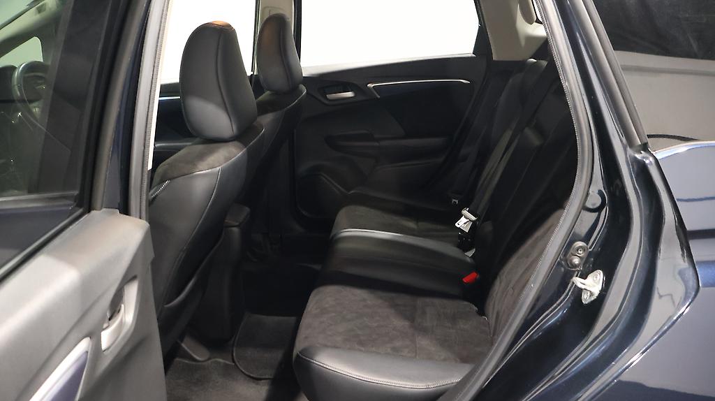 2015 Honda Shuttle Hybrid X new shape image 361702
