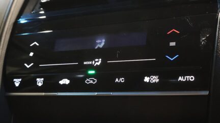 2015 Honda Shuttle Hybrid X image 358855