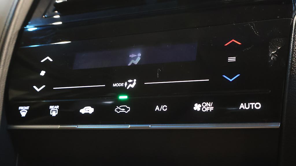2015 Honda Shuttle Hybrid X image 358855
