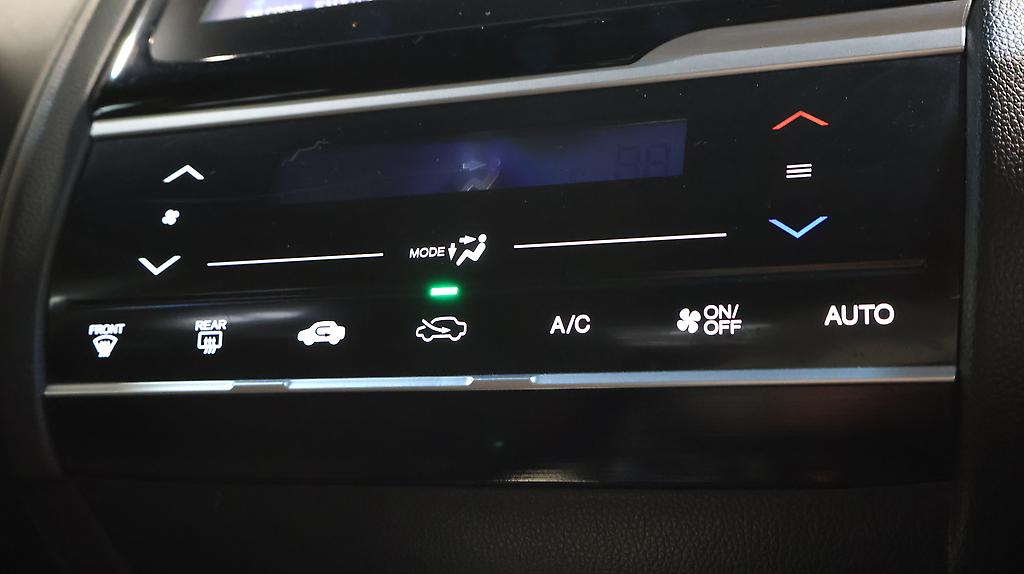 2013 Honda Fit Hybrid F-Package image 358541