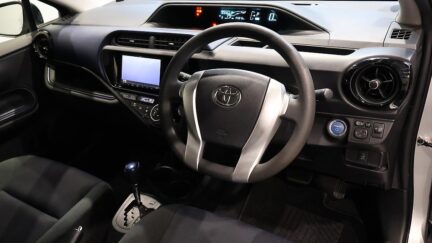 2015 Toyota Aqua Hybrid S Model image 359599