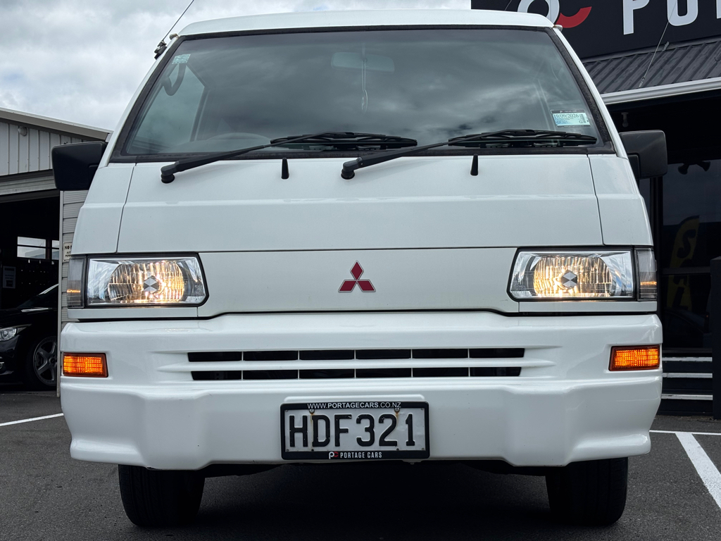 2013 Mitsubishi L300 2.4P LWB 5 DOOR image 358730