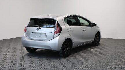 2015 Toyota Aqua Hybrid S Model image 359591