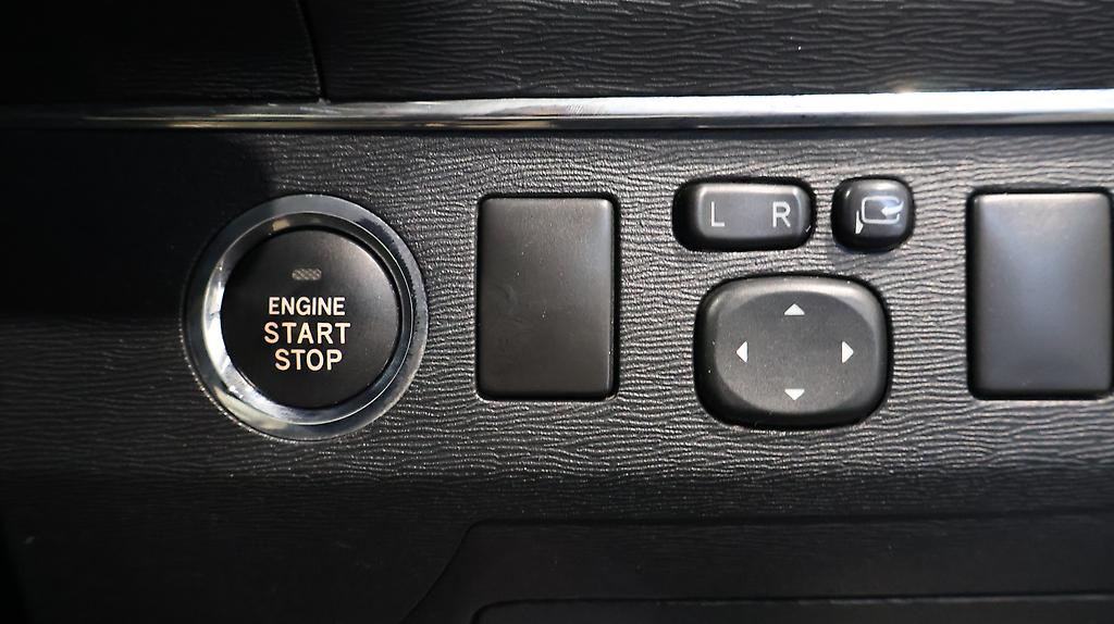 2013 Toyota Avensis Wagon Li image 359808