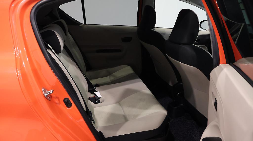 2012 Toyota Aqua S MODEL + PUSH START + REVERSE CAMERA image 360036