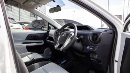 2012 Toyota Aqua F spec, Push start, Heated seats image 358169