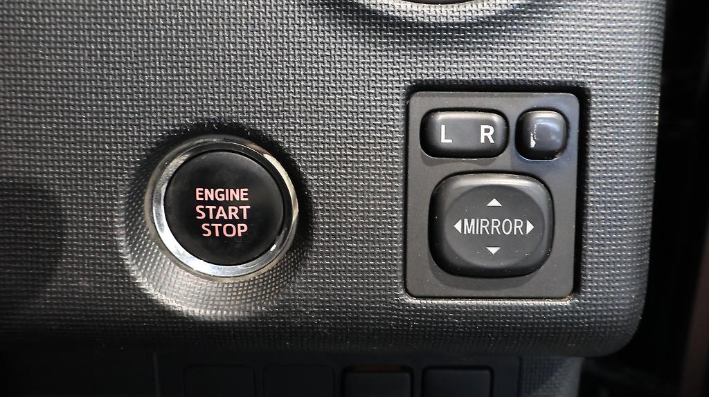2013 Toyota Spade F Model, Push Start, Reverse Camera image 358349