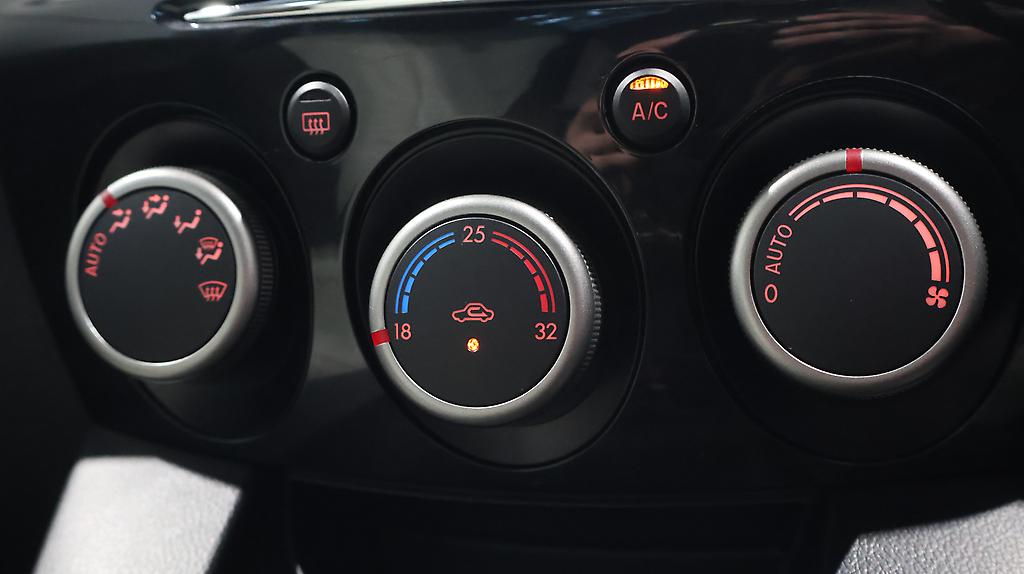 2013 Mazda Demio 13-Skyactiv image 360598