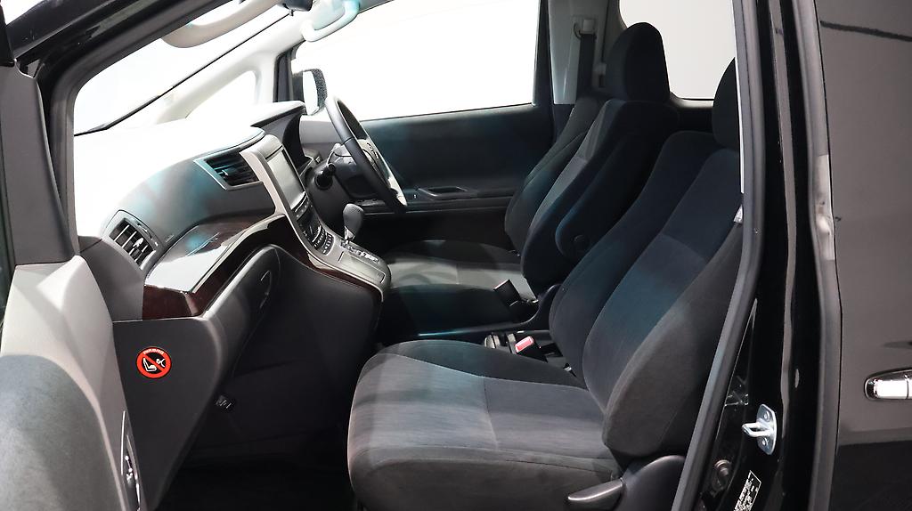 2014 Toyota Vellfire 2.4Z image 358317