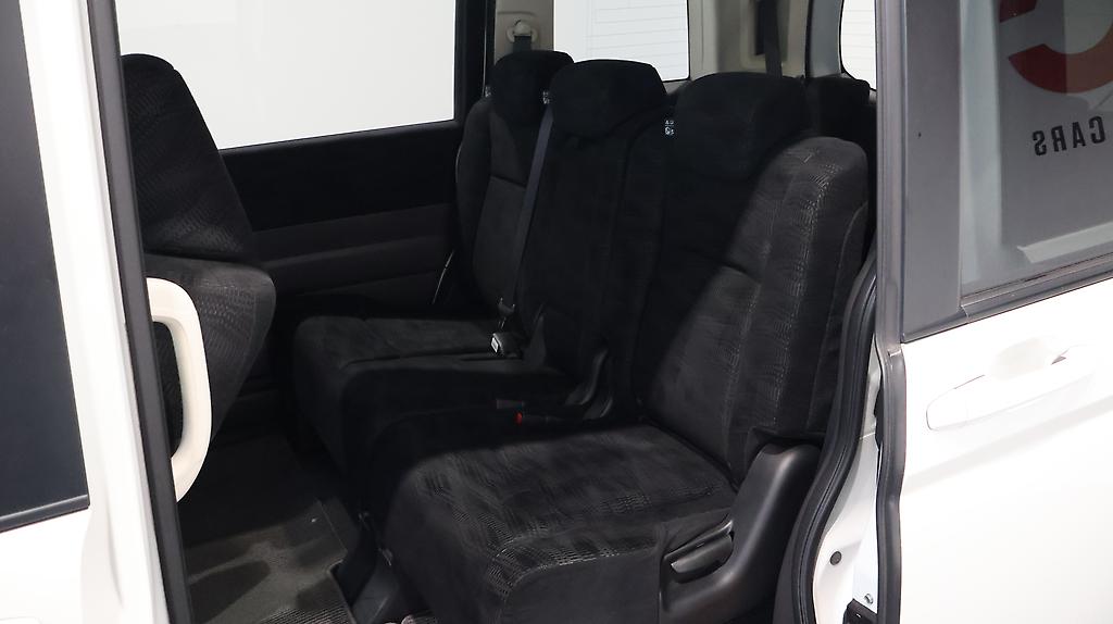 2012 Honda Step Wagon WGN G E-Selection image 361400