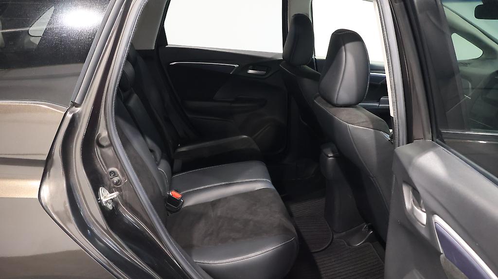 2015 Honda Shuttle Hybrid X image 358849