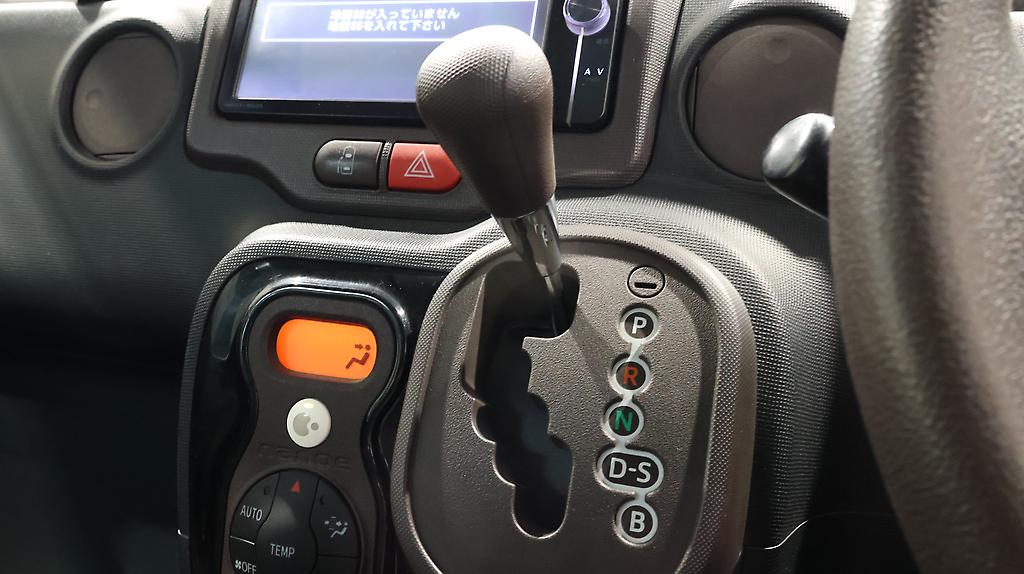 2013 Toyota Spade F Model, Push Start, Reverse Camera image 358348