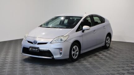 2013 Toyota Prius PUSH BUTTON START + REVERSE CAMERA + STEERING WHEEL CONTROLS image 361970