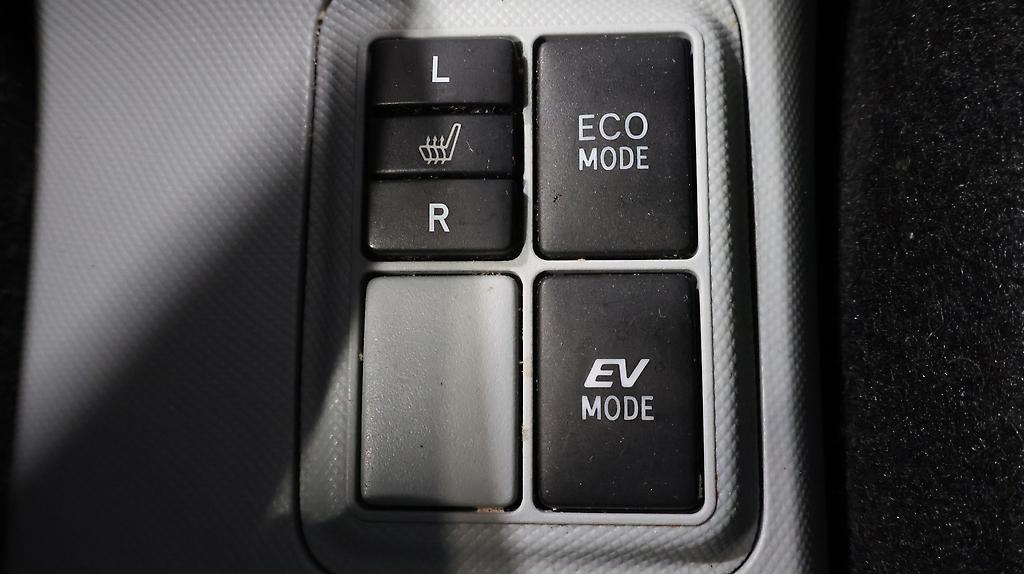2013 Toyota Aqua S Model, Push Start, Reverse Camera image 358280