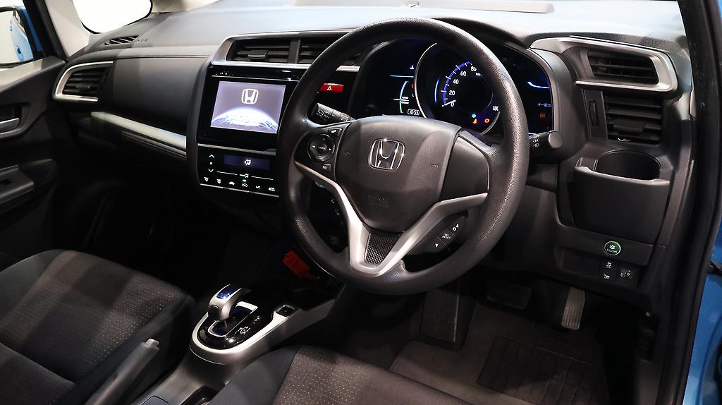 2013 Honda Fit Hybrid F-Package image 359710