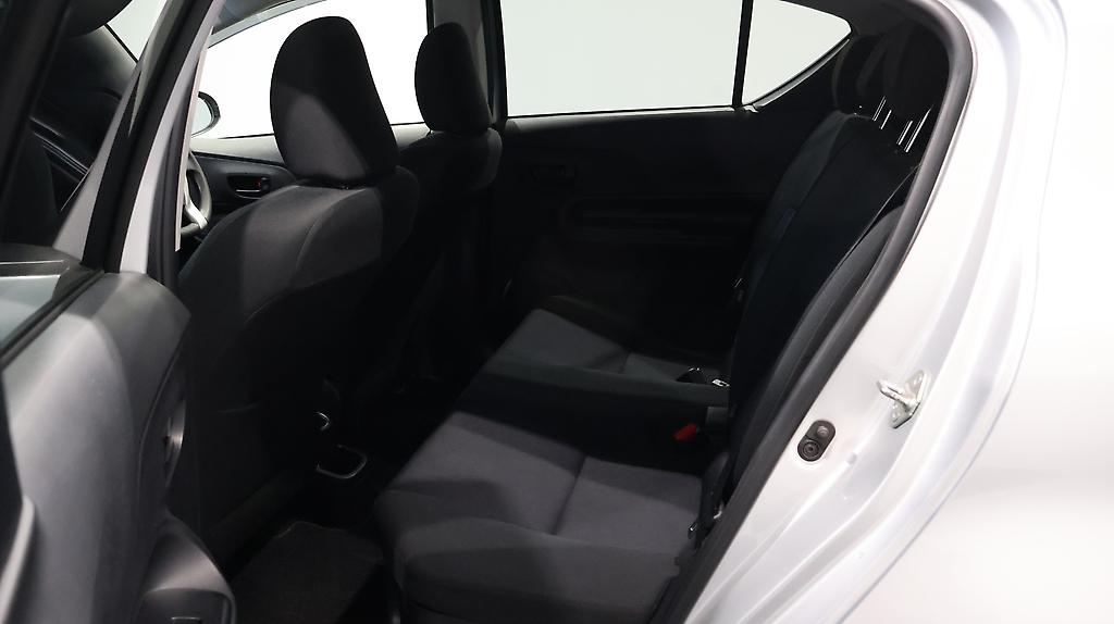 2015 Toyota Aqua Hybrid S Model image 359595