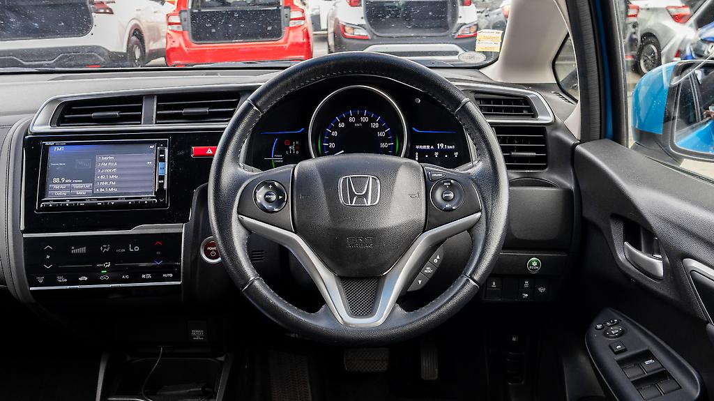 2014 Honda Fit F-Package Push start Cruise control image 358499