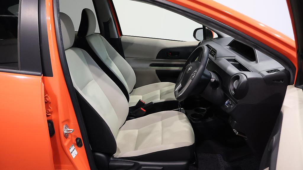2012 Toyota Aqua S MODEL + PUSH START + REVERSE CAMERA image 360037