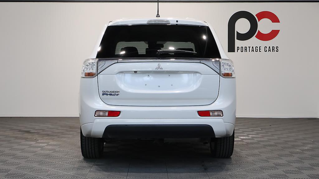 2014 Mitsubishi Outlander PHEV G Navi Package 4WD image 362538