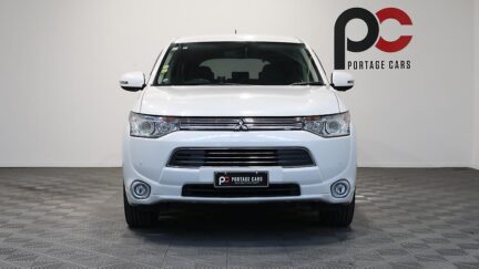 2014 Mitsubishi Outlander PHEV G Navi Package 4WD image 362534