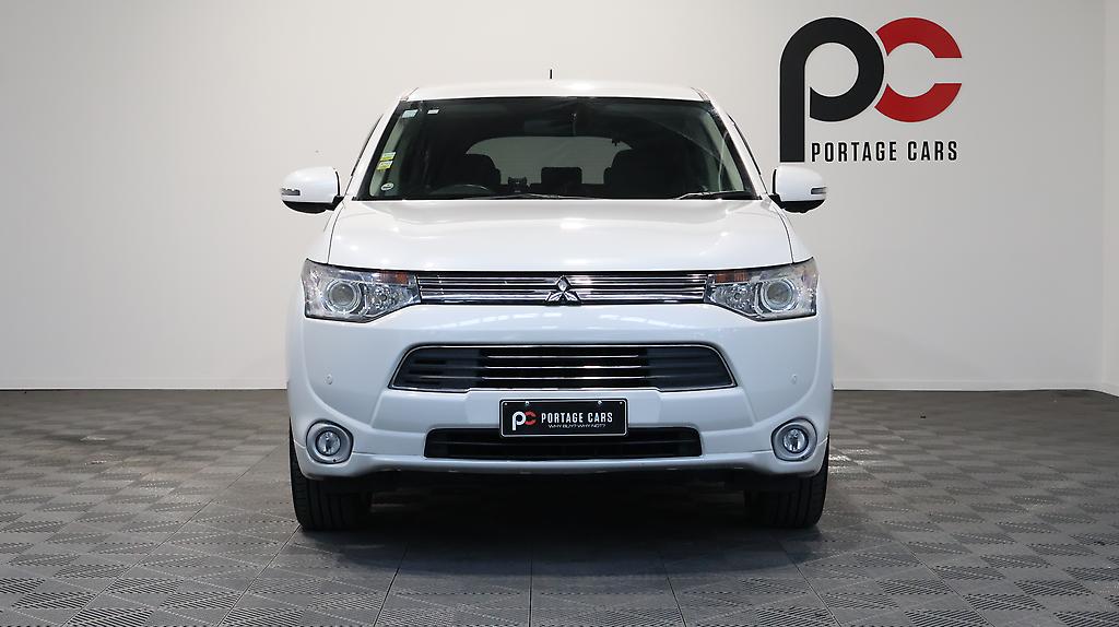 2014 Mitsubishi Outlander PHEV G Navi Package 4WD image 362534