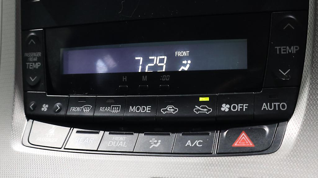 2012 Toyota Alphard 240S image 358695