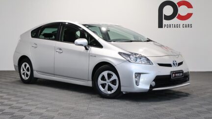 2014 Toyota Prius REVERSE CAMERA + STEERING WHEEL CONTROLS image 359880